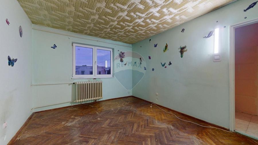 Apartament cu 3 camere semidecomandat în Electroprecizia