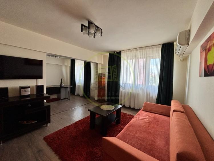 Apartament cu 4 camere decomandat, mobilat în Central