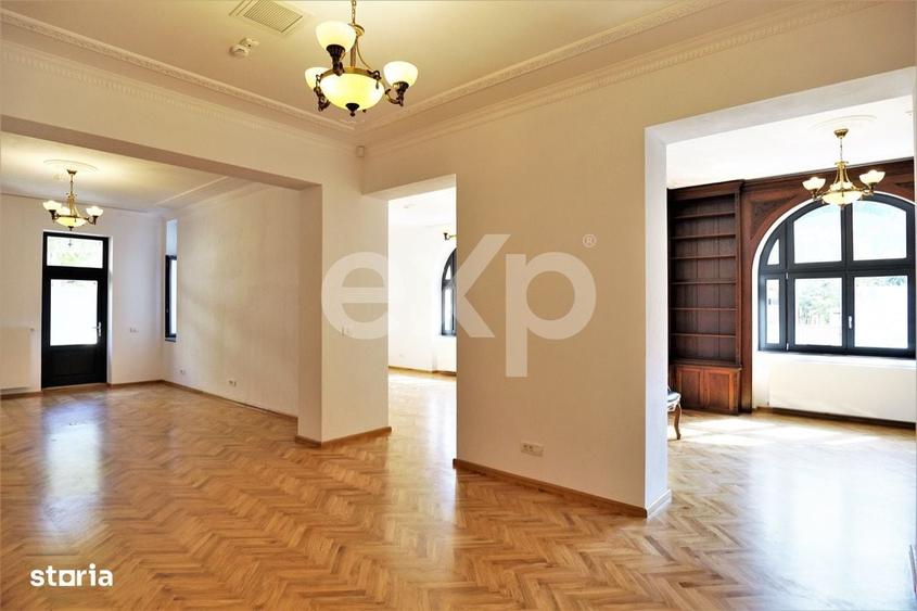 Casă cu 4 camere în Romană