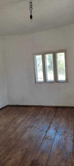 Casă cu 4 camere în Traian