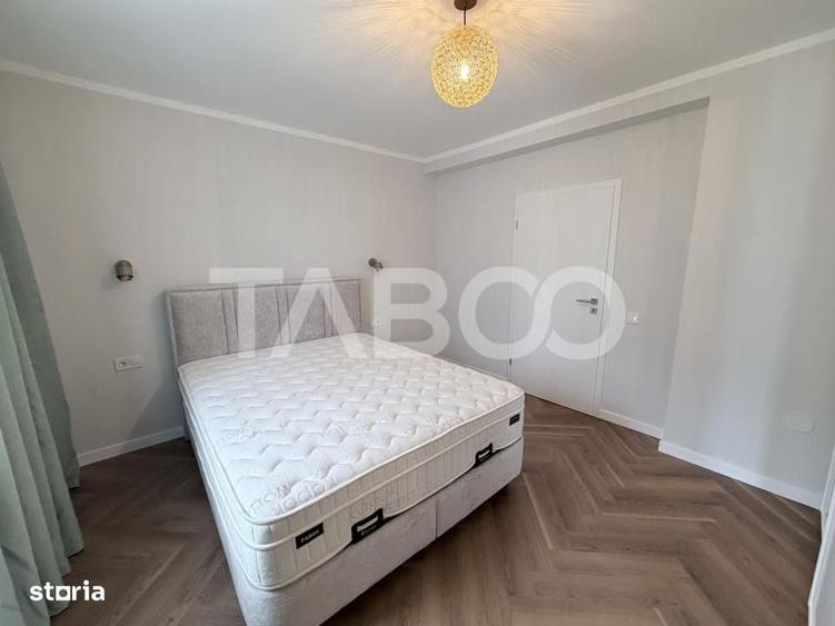 Apartament cu 3 camere decomandat în Cristian