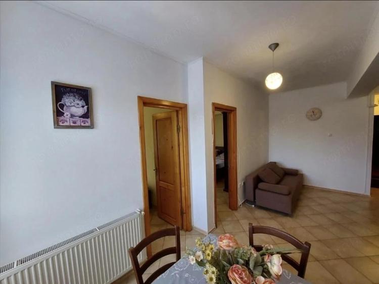 Apartament cu 3 camere decomandat în Prundu