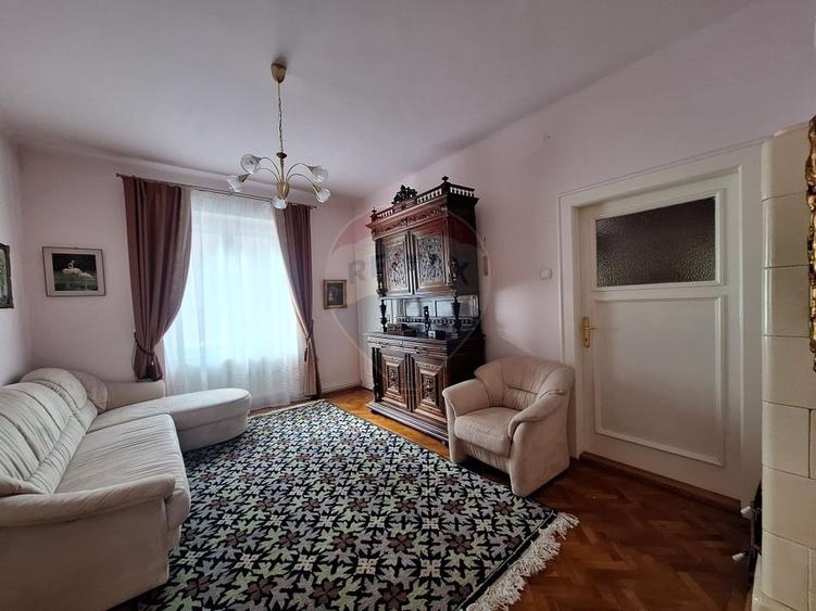 Apartament cu 4 camere decomandat, mobilat în Ultracentral
