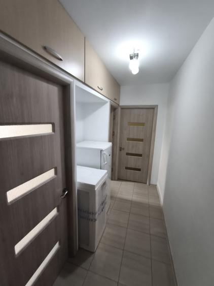 Apartament cu 3 camere semidecomandat în Tomis Nord