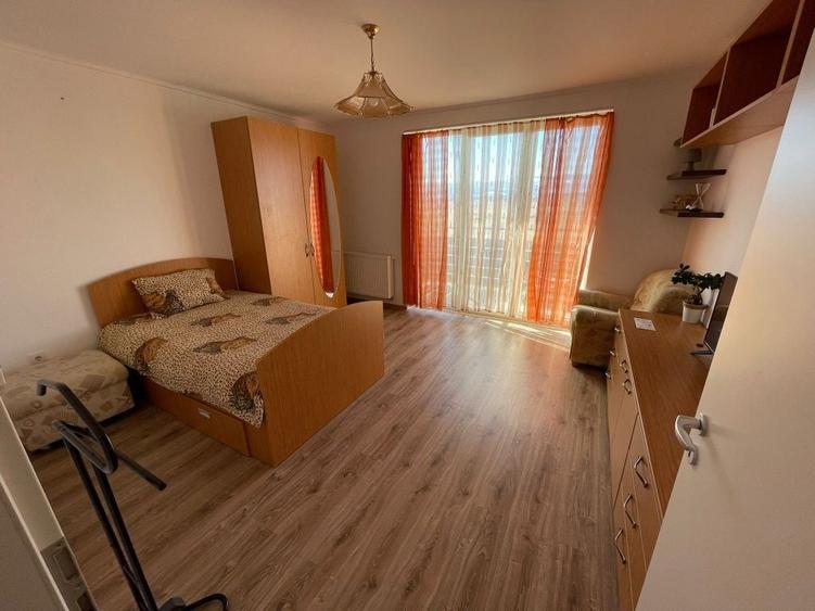 Garsonieră decomandată în Central