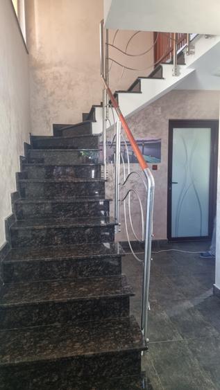 Casă individuală cu 4 camere cu Canalizare în Central