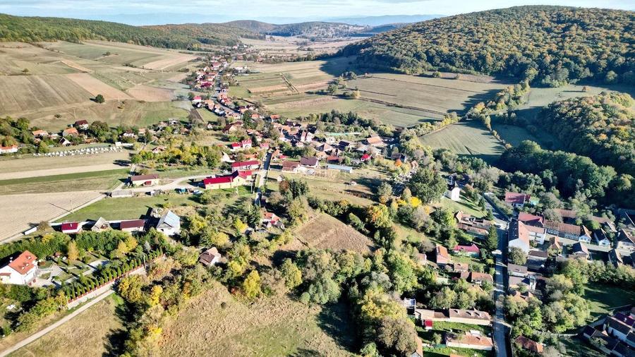 Teren Construcții intravilan de 2825 mp, în Vâlcele