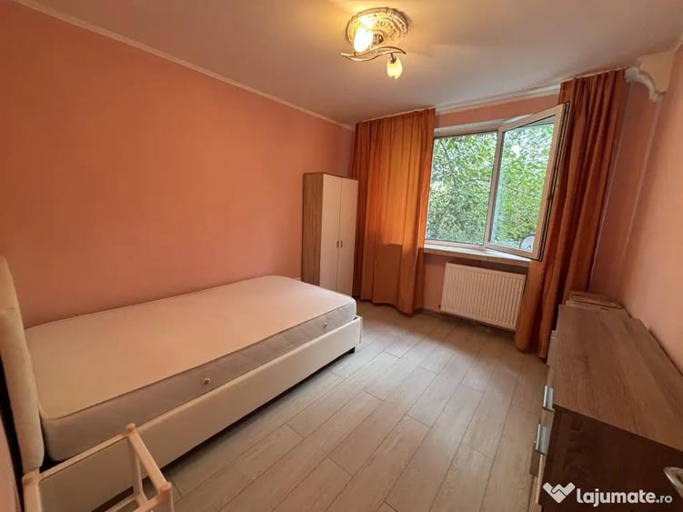 Apartament cu 4 camere decomandat în Dristor