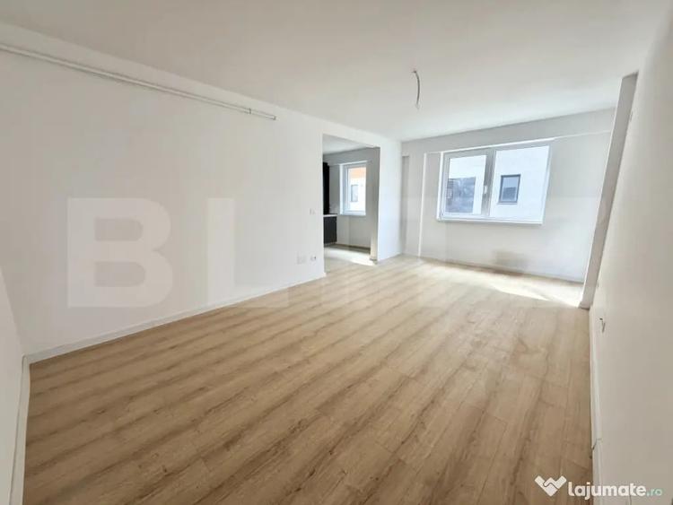 Apartament cu 3 camere decomandat în Micești