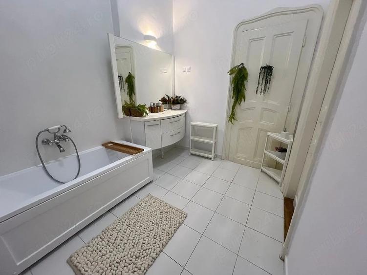 Apartament cu 3 camere decomandat în Central