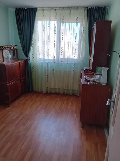 Apartament cu 3 camere decomandat în Micro 20