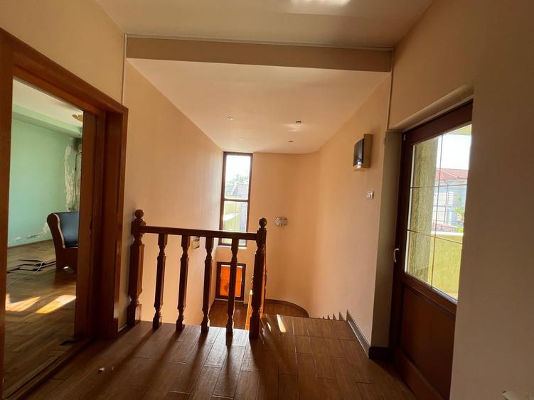 Vila moderna Parter + Etaj , an 2005,  teren 406 mp, gaz,Coiciu strada linistita - 31