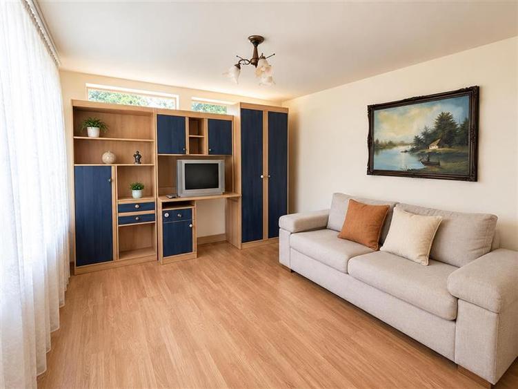Casă individuală cu 6 camere cu Teren 996 Mp în Gălăoaia