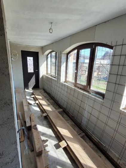 Casă individuală cu 5 camere cu Canalizare în Cartojani