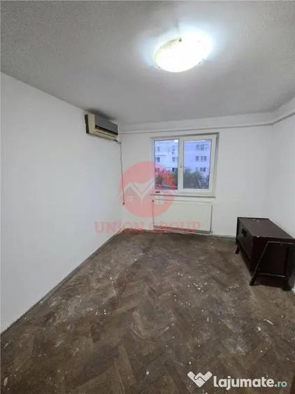 Apartament cu 2 camere semidecomandat în Brotăcei