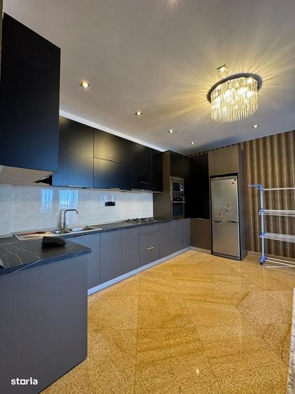 Apartament cu 3 camere decomandat în Mărgeanului