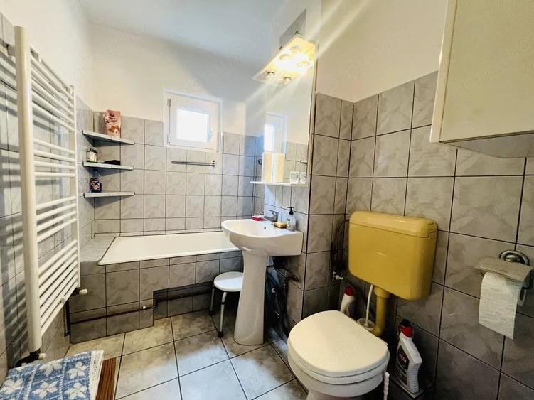 Apartament cu 2 camere semidecomandat în Aradului