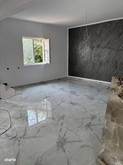Casă cu 4 camere cu Teren 200 Mp în Central