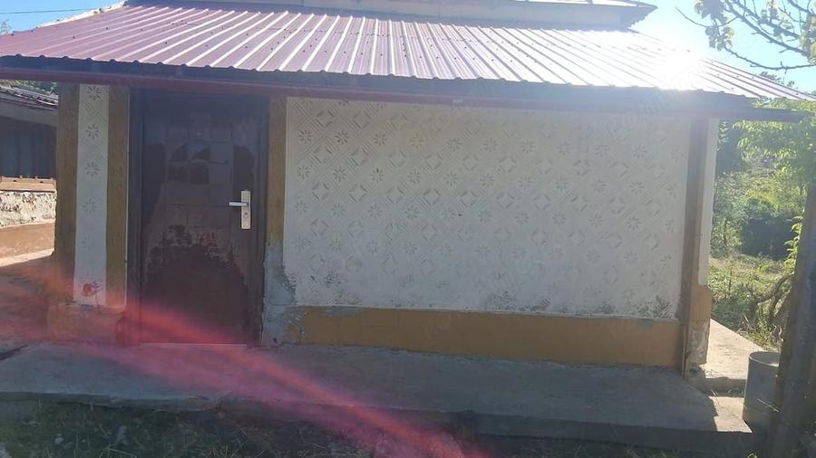 Casă cu Teren 1470 Mp în Fântânele