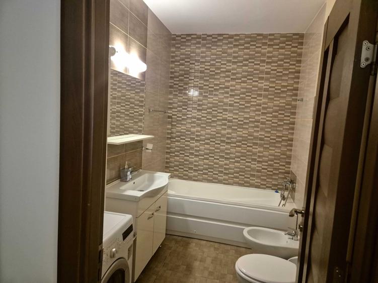 Apartament cu 2 camere decomandat în Decebal