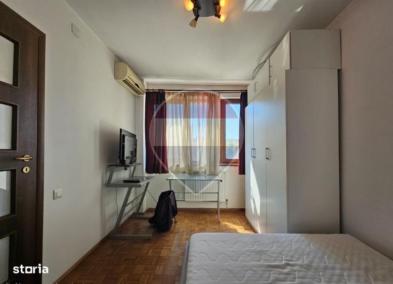 Apartament cu 3 camere semidecomandat în Central
