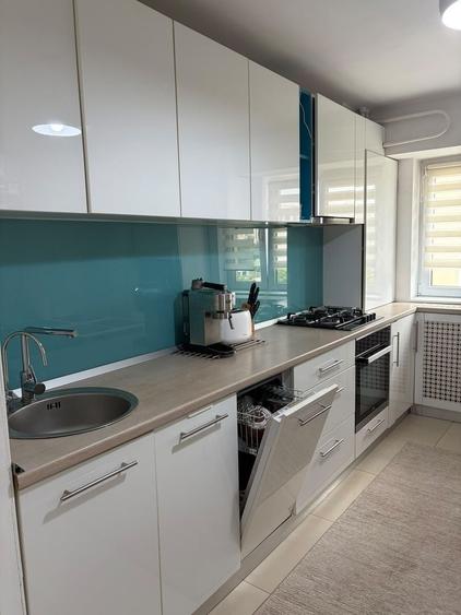 Apartament cu 3 camere, mobilat în 13 Septembrie