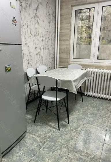 Apartament cu 3 camere, mobilat în Vatra Luminoasă