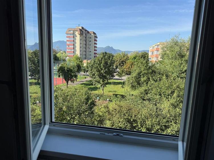 Apartament cu 2 camere decomandat în Triaj
