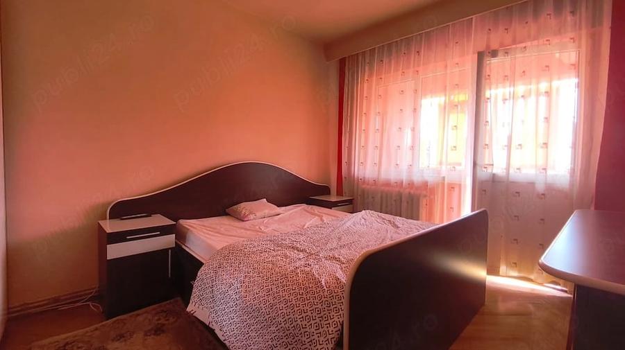 Apartament cu 3 camere decomandat în Central