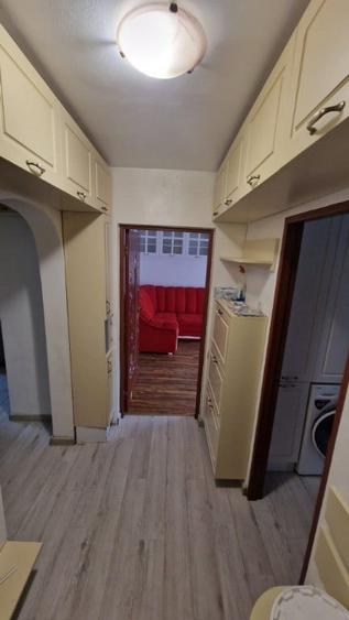 Apartament cu 3 camere decomandat în Galata
