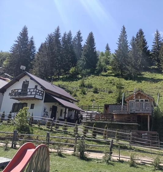 Casă cu 4 camere în Exterior Vest