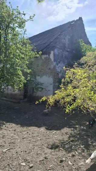 Casă cu 3 camere cu Teren 1472 Mp în Central