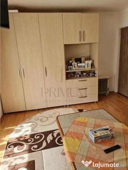 Garsonieră decomandată în Lipovei