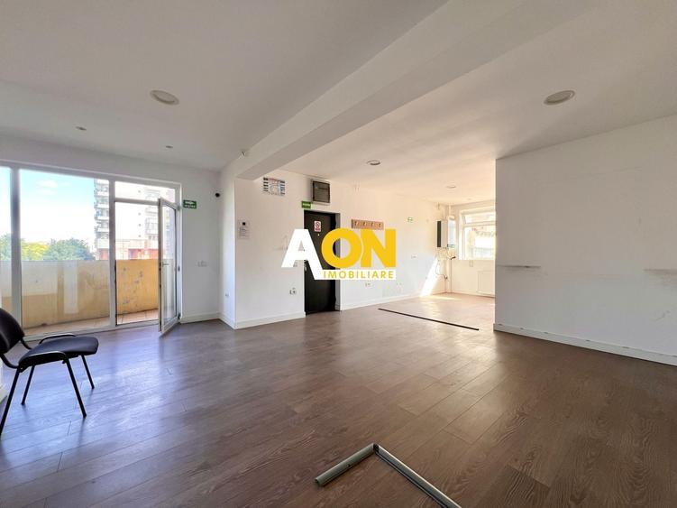 Apartament cu 2 camere semidecomandat în Cetate