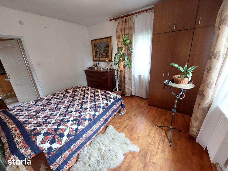 Casă cu 5 camere cu Teren 675 Mp în Gura Ocniței
