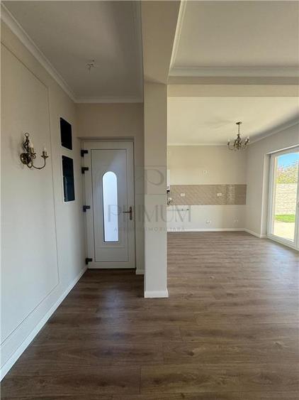 Duplex cu 3 camere cu Teren 320 Mp în Moșnița Nouă