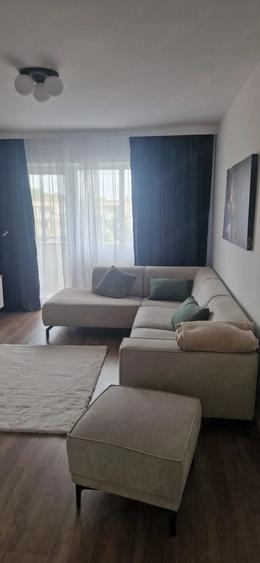 Apartament cu 3 camere decomandat în Exterior Vest
