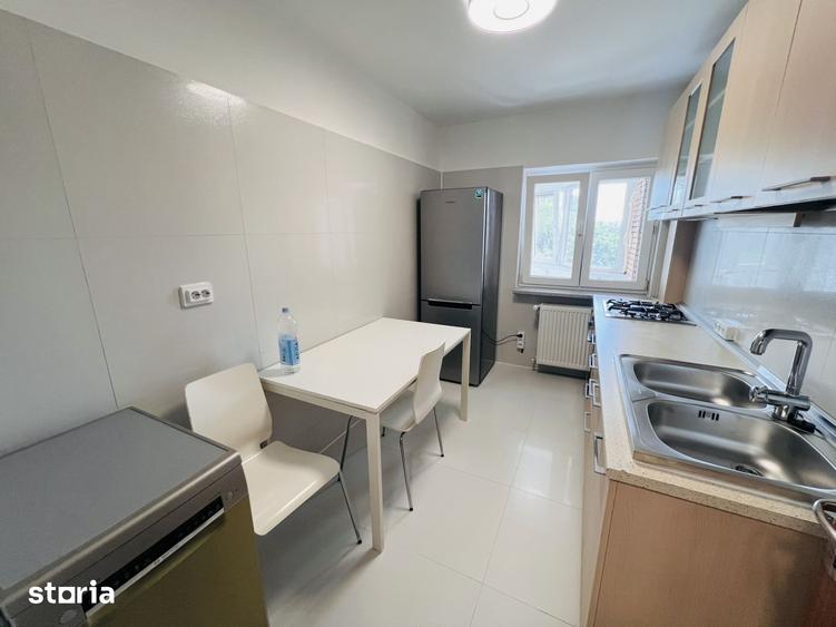 Apartament cu 3 camere decomandat, mobilat în Tei