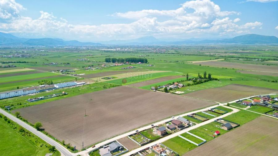 Teren Construcții intravilan de 31800 mp, în Sânpetru