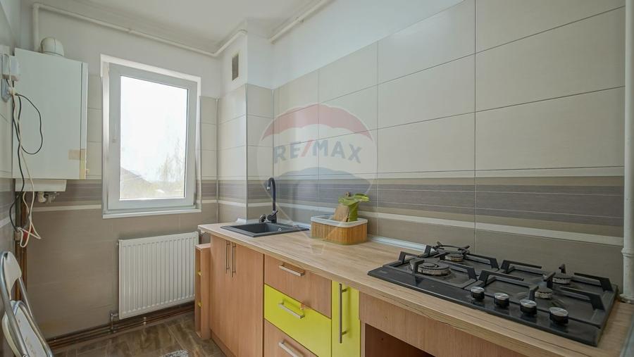 Apartament cu 3 camere semidecomandat în Nord
