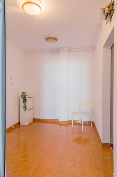 Apartament cu 2 camere semidecomandat în Rahova