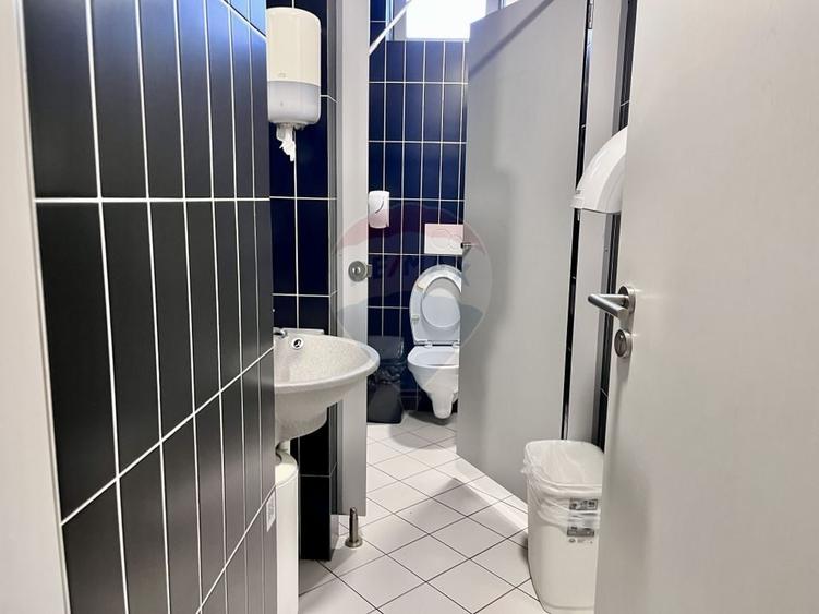 Birou, de 310 mp, în Universitate