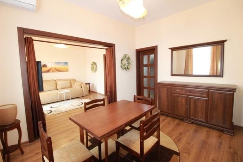 Apartament cu 2 camere semidecomandat, mobilat în Romană