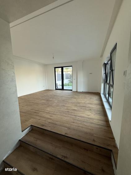 Casă cu 4 camere cu Teren 305 Mp în Central