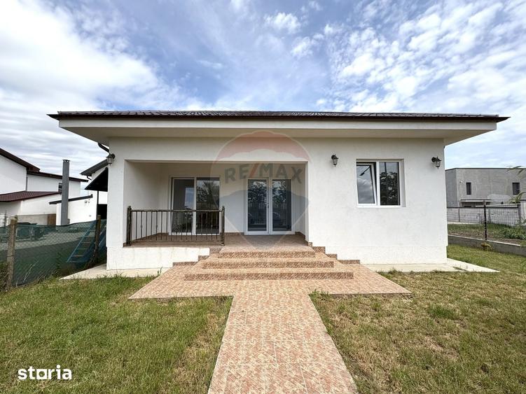 Casă cu 3 camere cu Teren 245 Mp în Valu lui Traian
