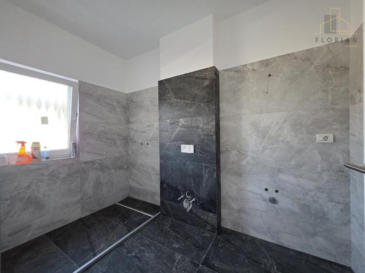 Casă cu 5 camere cu Canalizare în Ghiroda