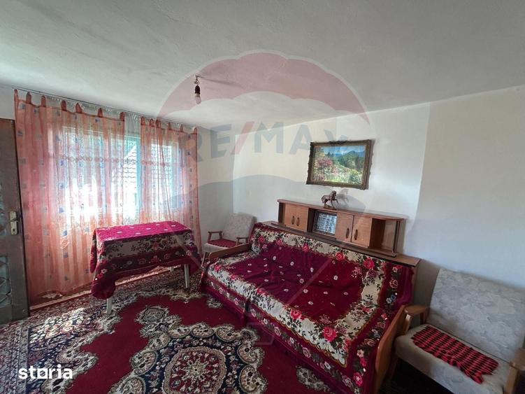 Casă cu 4 camere cu Teren 700 Mp în Chiojdu