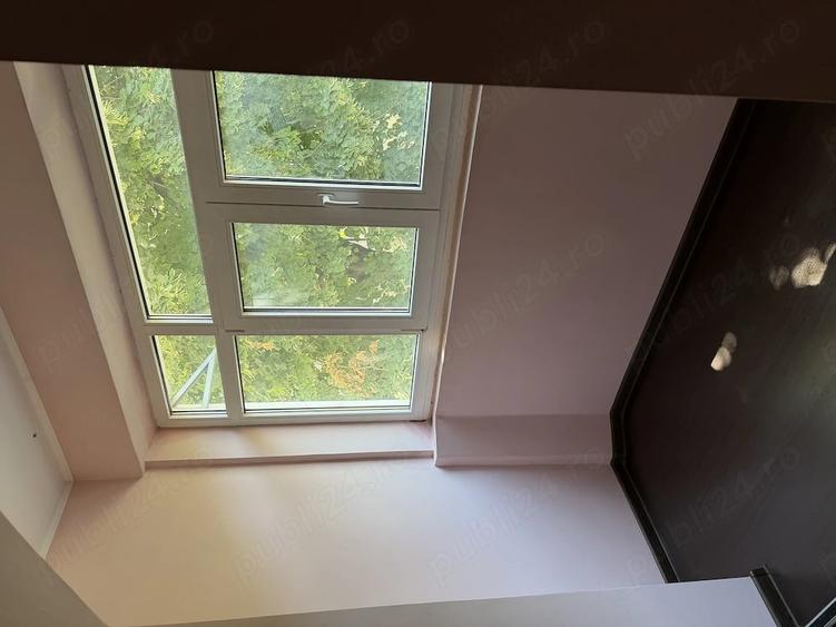 Apartament cu 3 camere semidecomandat în Tineretului