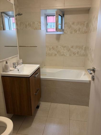 Apartament cu 3 camere, mobilat în 13 Septembrie