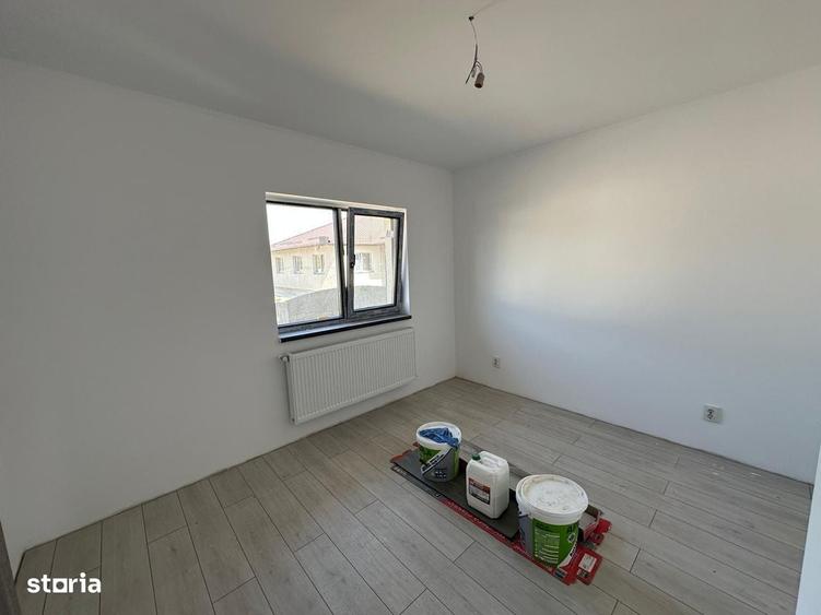 Casă cu 3 camere cu Teren 300 Mp în Clinceni
